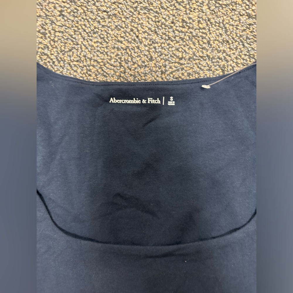 BRAND NEW Abercrombie Soft Matte Seamless Short-Sleeve Squareneck Bodysuit - Picture 3 of 3